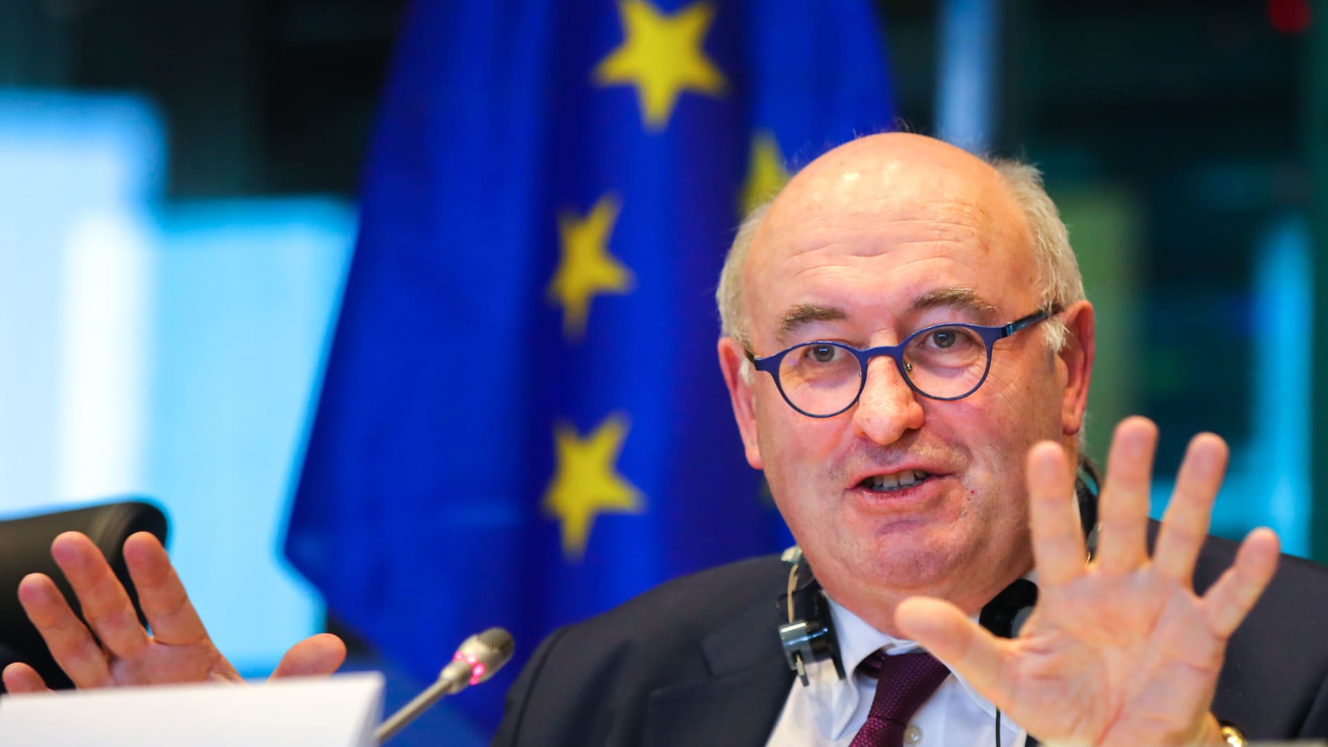 UN food agency funding squeeze raises risks as commodity trade falters